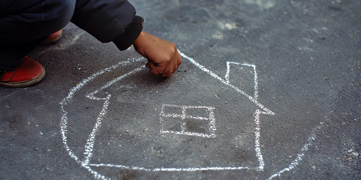 freepik-kid-drawing-house-with-chalk-floor_23-2151191366-ediy-144ppi